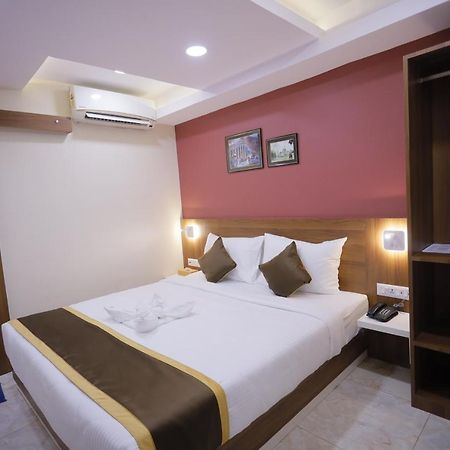 The Avenue Hotel Ballygunge Колката Екстериор снимка