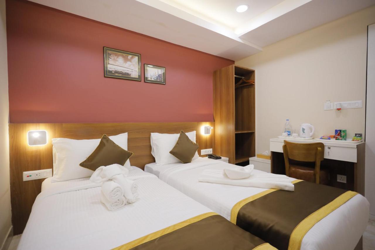 The Avenue Hotel Ballygunge Колката Екстериор снимка