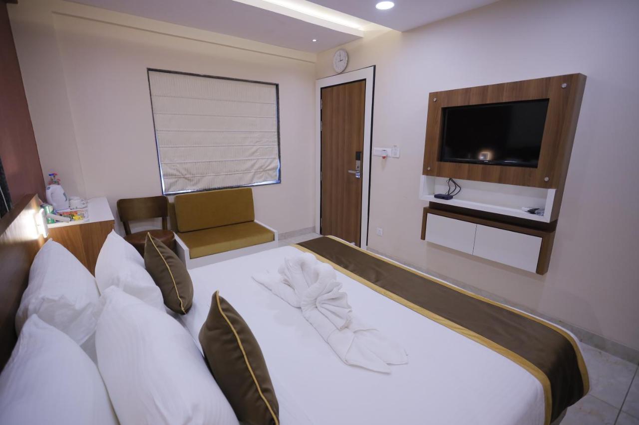 The Avenue Hotel Ballygunge Колката Екстериор снимка