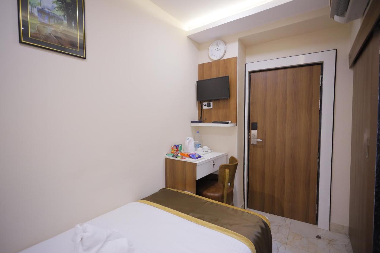 The Avenue Hotel Ballygunge Колката Екстериор снимка