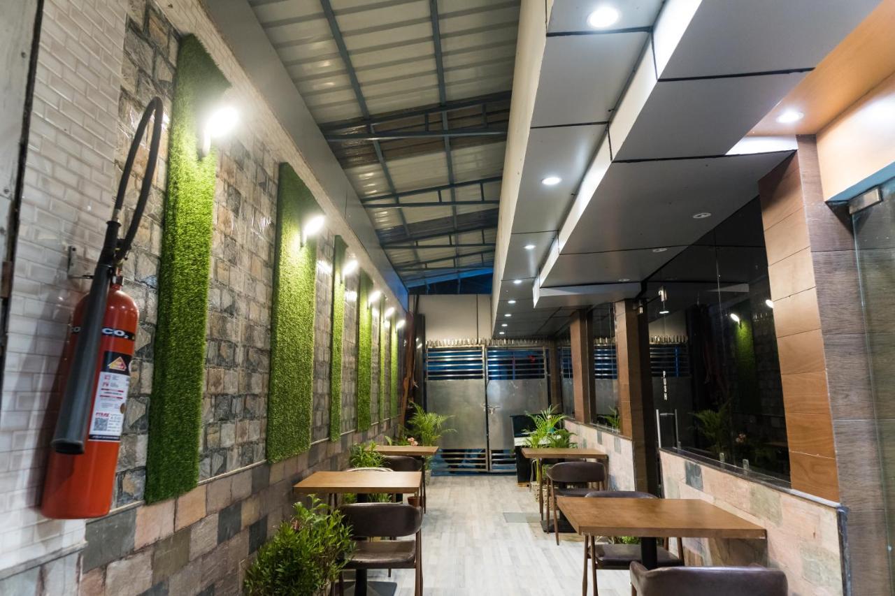 The Avenue Hotel Ballygunge Колката Екстериор снимка